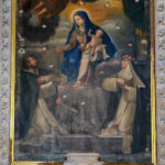 Leverano (LE), chiesa di Santa Maria ‘la Greca’, altare di Ambrogio Martinelli con tela della Madonna del Rosario e statua del Cristo Morto.