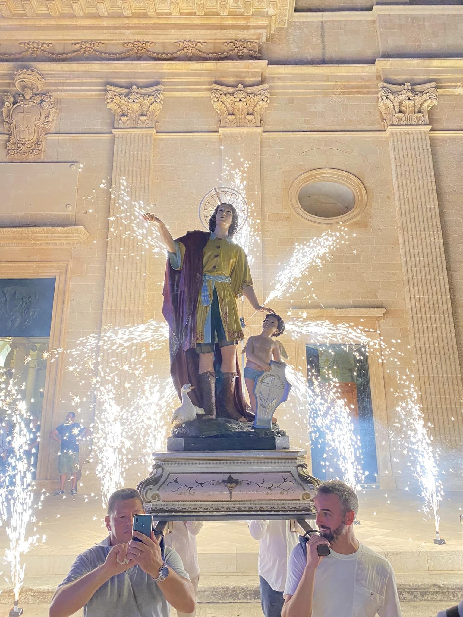 Alessano (LE), processione col simulacro in cartapesta di San Trifone (30 luglio 2023)