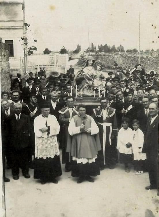 Dragoni (fraz. di Lequile; LE), foto storica della processione col simulacro della Madonna della Stella, anni Cinquanta del XX sec.