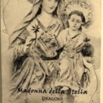 Cartolina storica di Dragoni (fraz. di Lequile; LE) con l’immagine della statua della Madonna della Stella e la facciata della chiesa di San Basilio Magno, anni Cinquanta del XX sec.?
