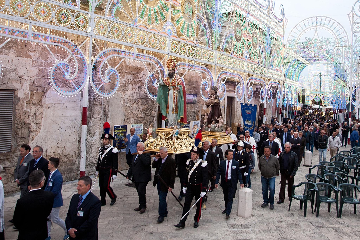 Avetrana (TA), processione con i simulacri di San Biagio e Sant’Antonio da Padova in occasione della festa patronale del 28-29 aprile