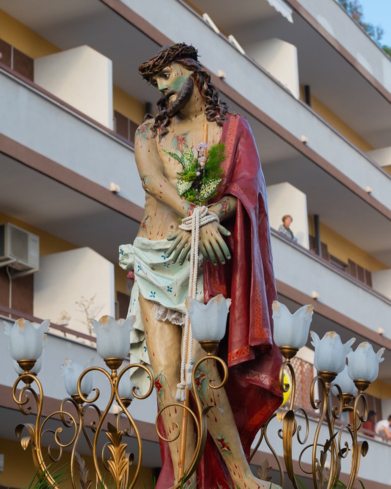 Ignoto cartapestaio pugliese dei sec. XIX-XX (Nicola De Pandis?), Ecce Homo. Palese (Bari), collezione privata (foto della processione dei Misteri 2023)